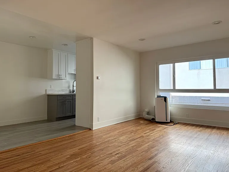 120 S Oxford Ave #8 — Photo 6