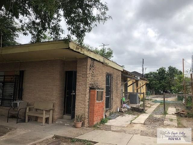 2nd image of 915 E Monroe St #8