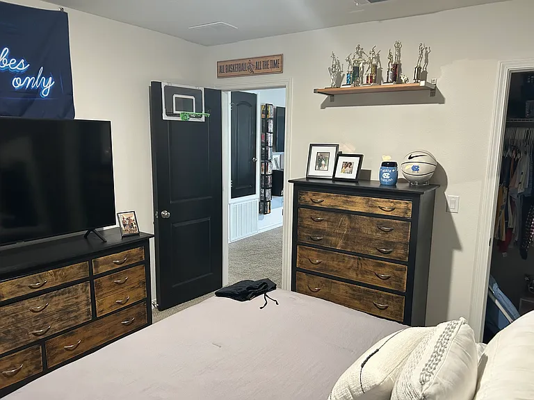 4884 Kensington Ln — Photo 38