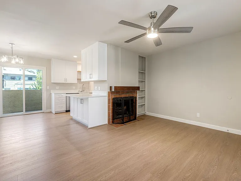 2538 C St #7 — Photo 4
