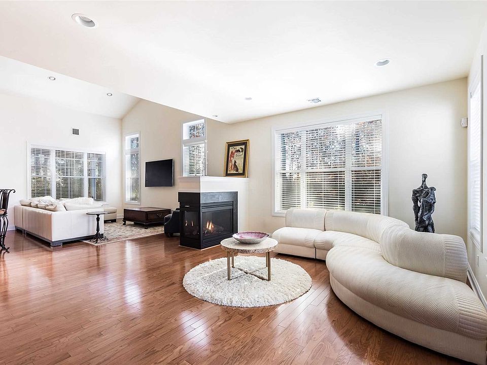1st image of 28 Concerto Ct #28