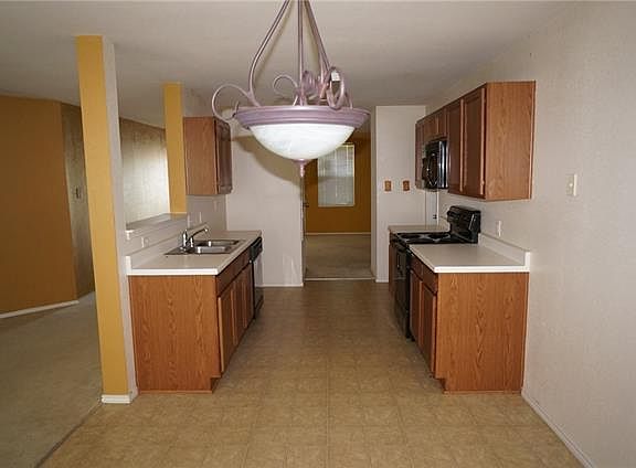 4th image of 2910 Lake Vista Dr