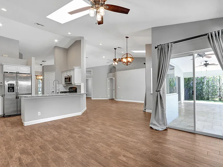 1097 Egret Cir N — Photo 12