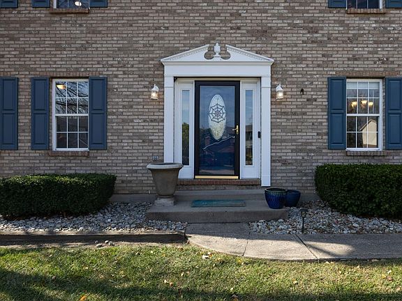 3rd image of 6327 Holloway Dr