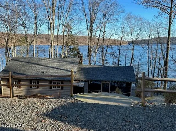 1522 Lakeland Dr, Lake Ariel, PA 18436