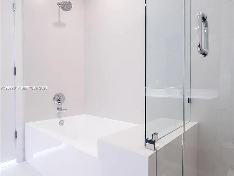501 NE 31st St #Penthouse 4402 — Photo 20