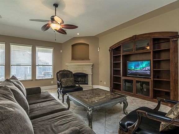 4th image of 122 Fairport Ct