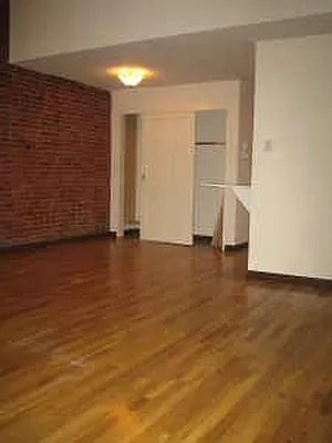 Rented by Metropolis Real Estate of Manhattan | media 2
