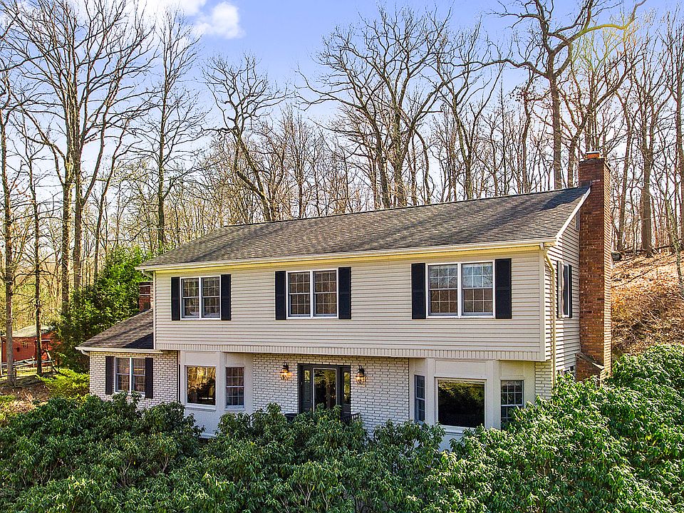 1st image of 17 Ferris Ln