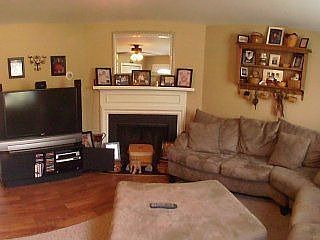2nd image of 1902 Abbey Ln