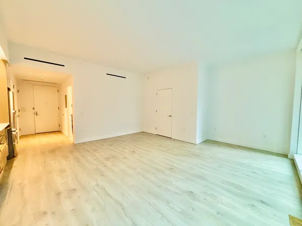 242 West 53rd Street image 16 of 20