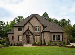 2621 Woodbrook Ln, Charlotte, NC 28211