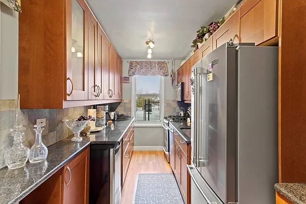 Sold by Compass | media 4