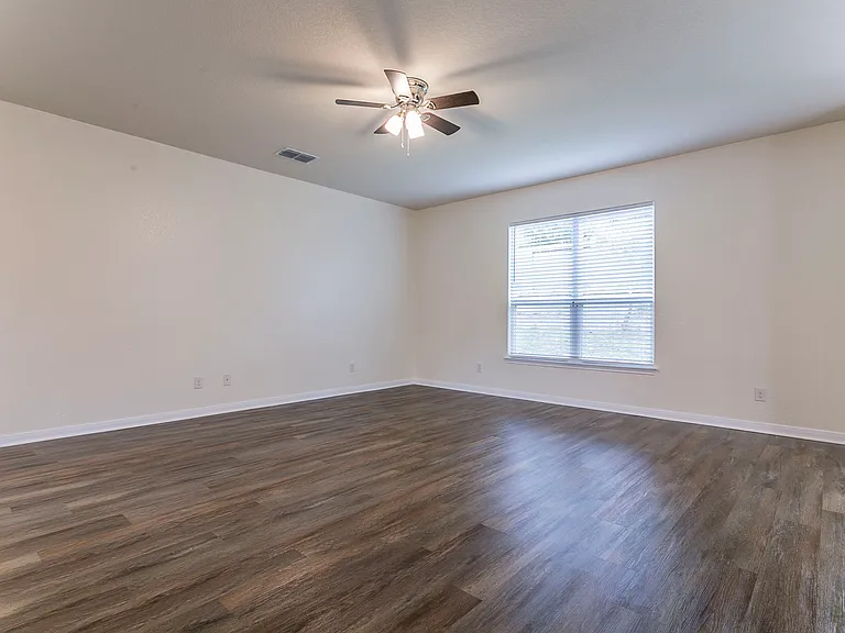 211 Azalea Way — Photo 11