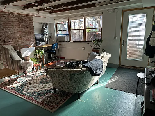 98 Pioneer Street #1