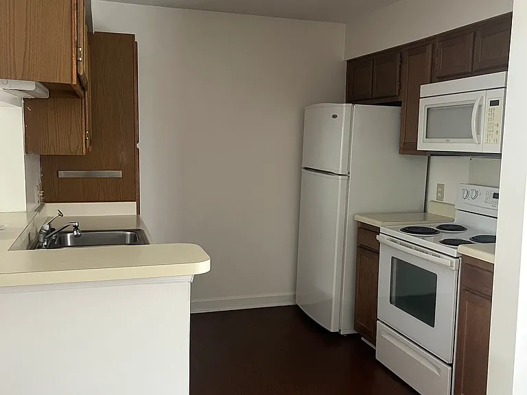 McIver Square Apartments — Photo 20