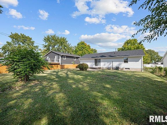 4th image of 3708 Somerset Dr