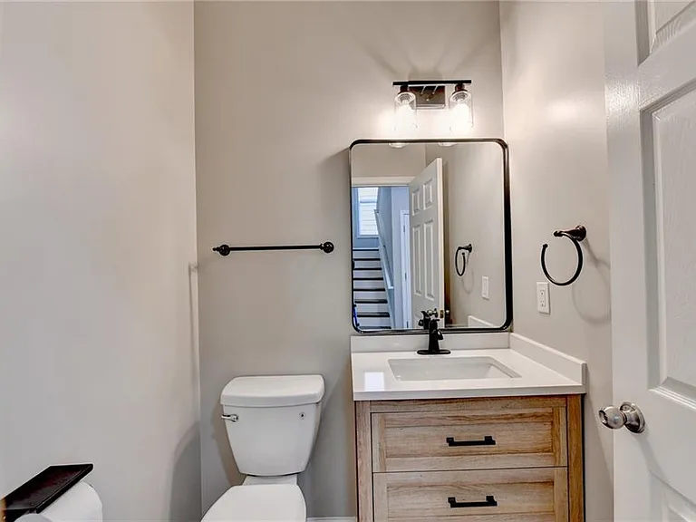 2208 Staunton Dr — Photo 24
