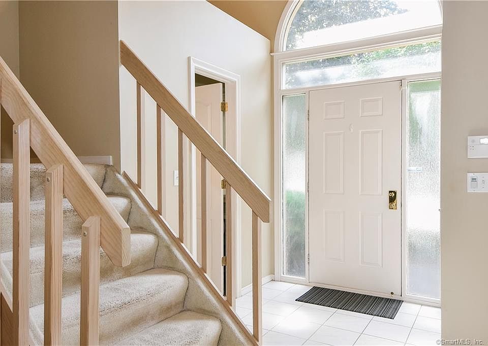 14 Apple Hl 14, Newington, CT 06111 MLS 170595712 Zillow