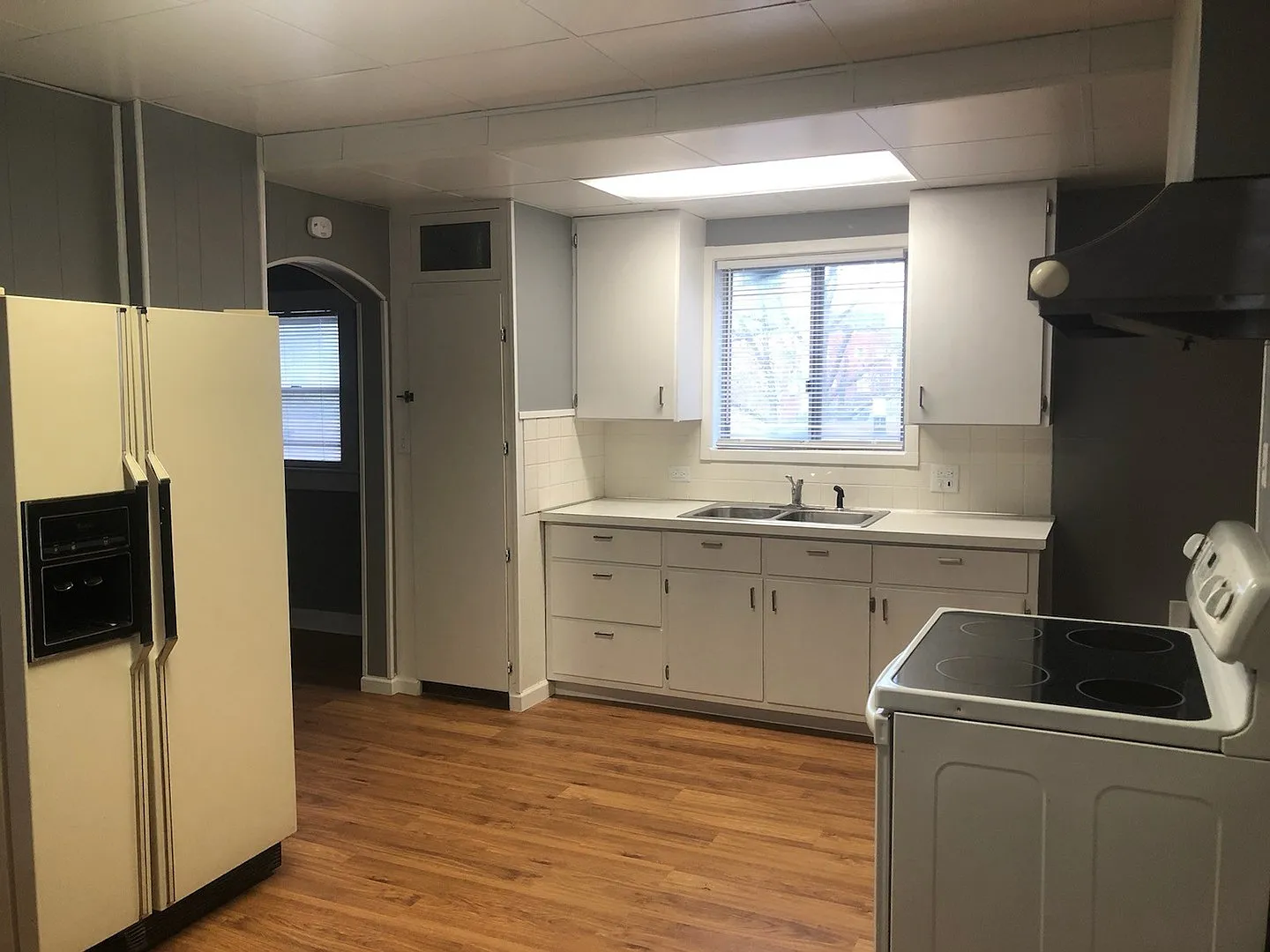 One Bedroom One Bath Duplex , Tenant only pays Electric! *Price Reduced* — Photo 1