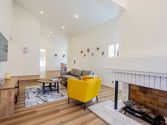 2nd image of 25492 Sarita Dr