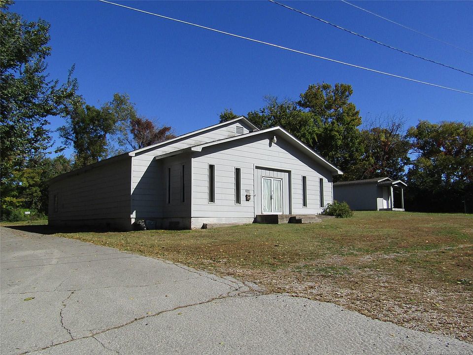 1st image of 665 S College Ct