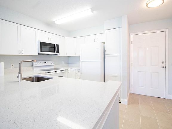 5th image of 14036 FAIRWAY ISLAND DRIVE #1535