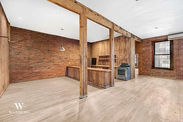 Rented by Warburg | media 17