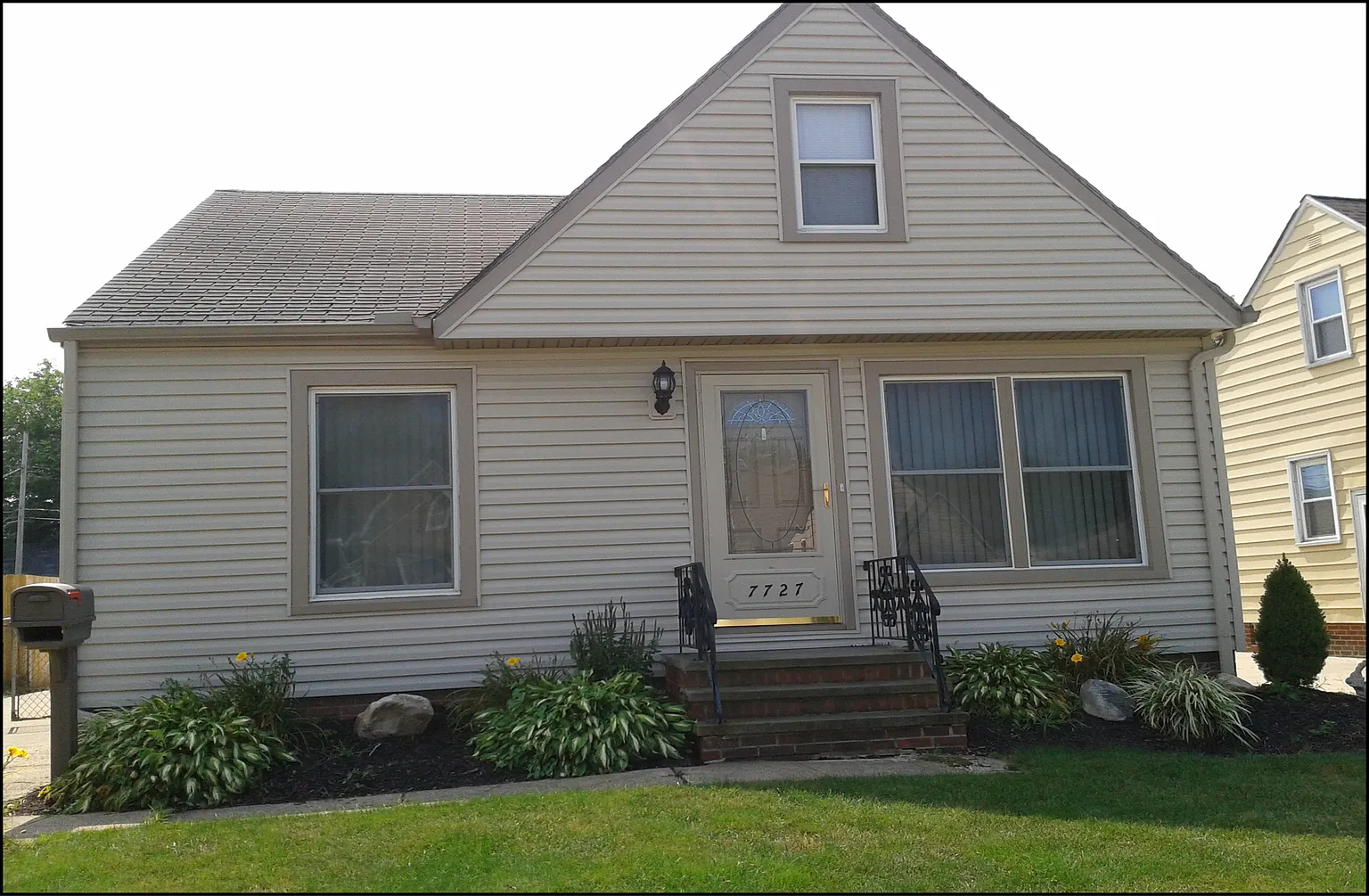 7727 Fernhill Ave photo 1