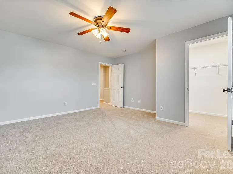 618 Bayou Cir — Photo 19
