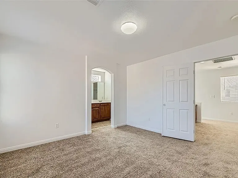 5849 Old English Ct — Photo 25