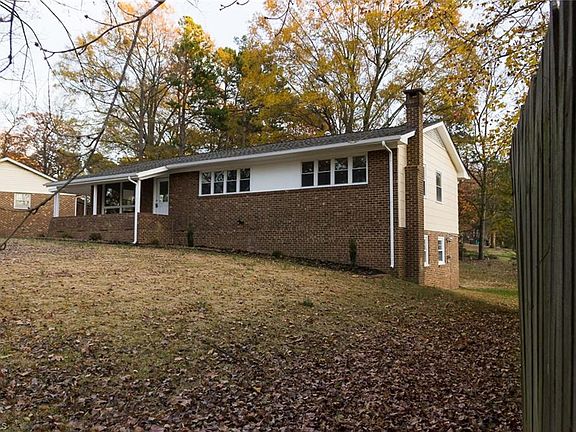 2nd image of 2405 Denver Dr