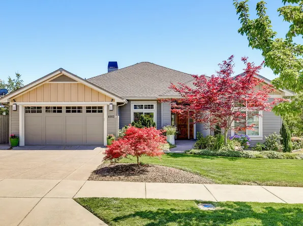 4002 Crystal Springs Dr, Medford, OR 97504