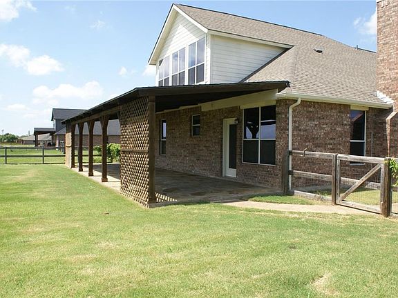 5th image of 2405 Silver Maple Dr