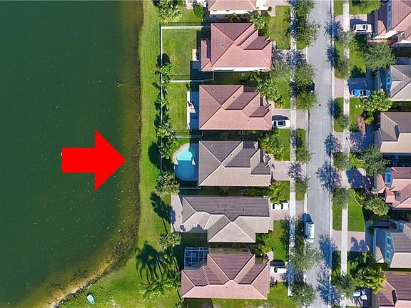 5th image of 1015 NW Leonardo Cir