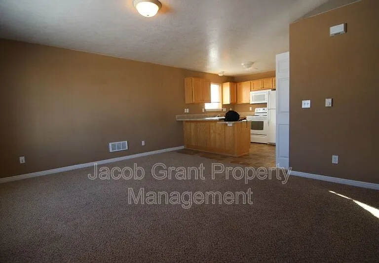 980 Eve Dr #1 — Photo 6