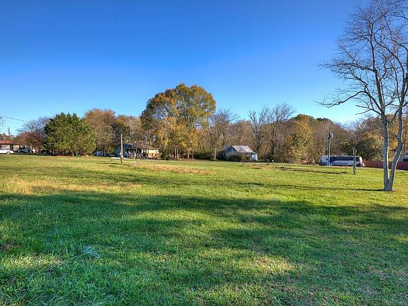 3rd image of 102 E George St Lot 0