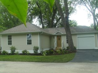 17 Matts Rd, Fox Lake, IL 60020