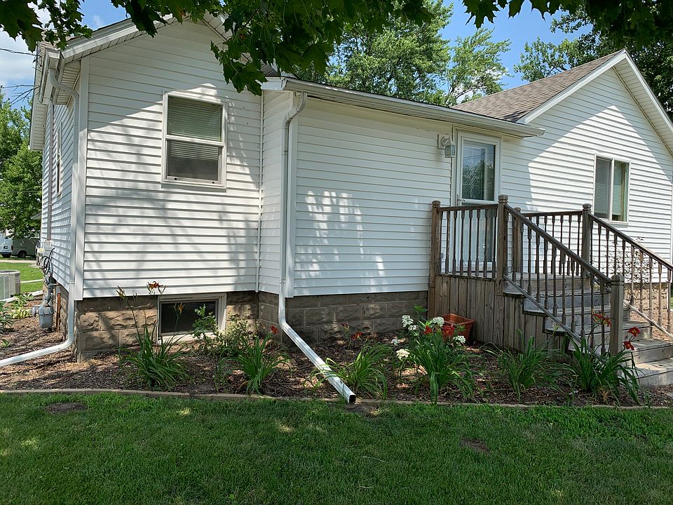 1st image of 130 E Park St