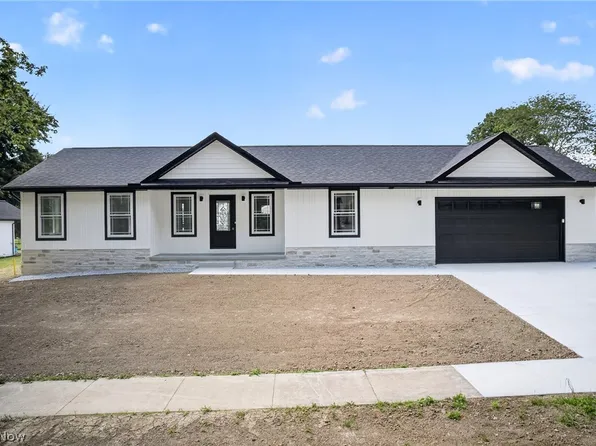 30 W Market St, Marshallville, OH 44645