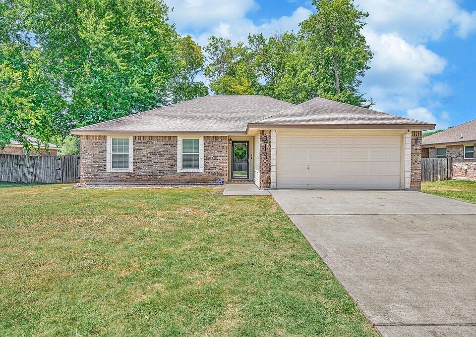 1st image of 213 Woodlands Blvd