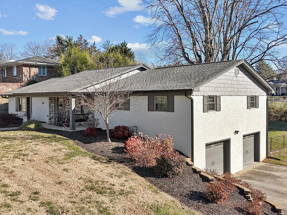 1st image of 1218 Forest Dr