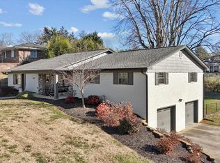 1218 Forest Dr, Morristown, TN 37814