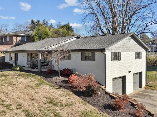 1218 Forest Dr, Morristown, TN 37814