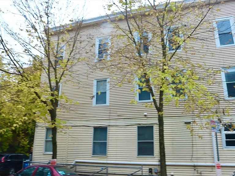 250-252 Western Ave #1 — Photo 16