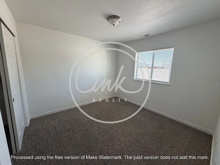 1770 Nichols Ln — Photo 9