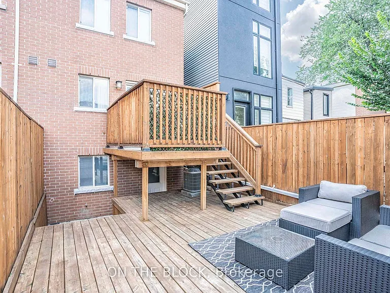 49 Leslie St — Photo 19