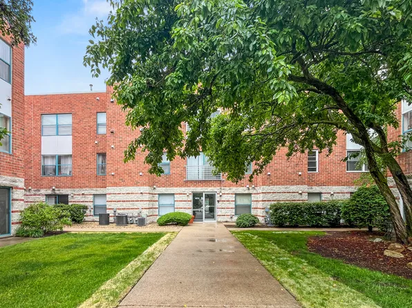 3275 Kirchoff Rd APT 131, Rolling Meadows, IL 60008