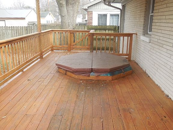 3rd image of 3218 E Chandler Ave