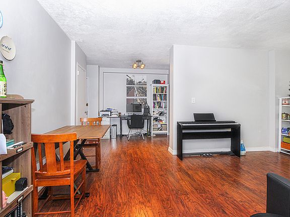 5th image of 154 Pearsall Dr APT 3G